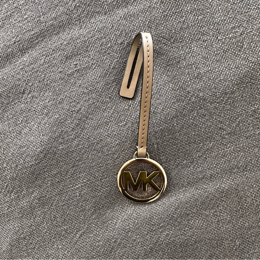 Michael Kors Tan Leather Bag Leather Strap Gold MK Circle Charm - Picture 2 of 5
